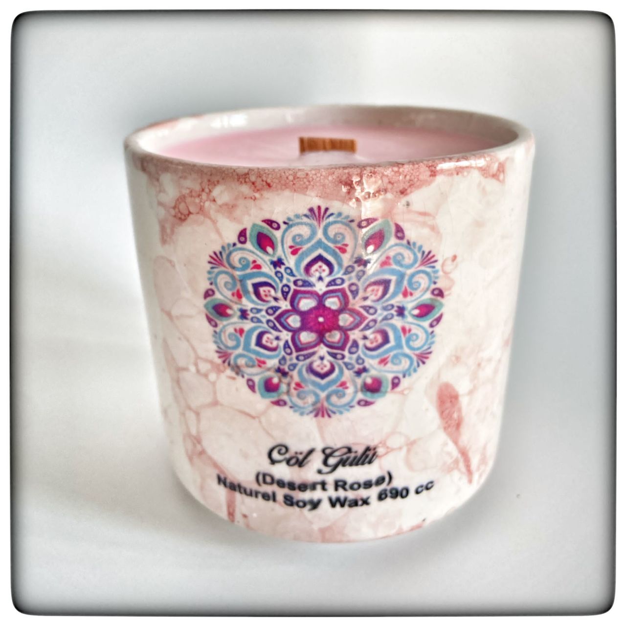 Evinya ahşap fitilli çöl gülü kokulu soya mumu 690 cc