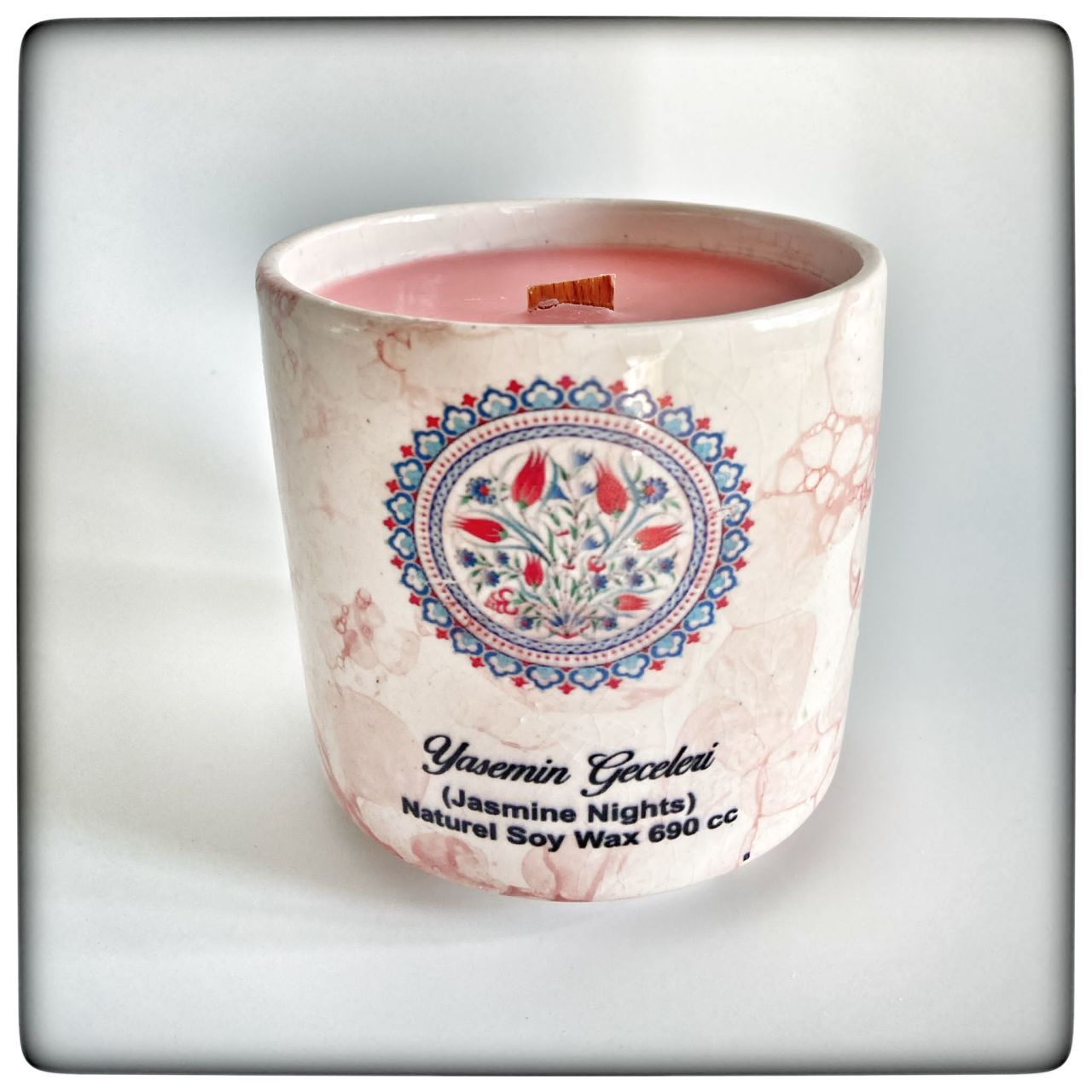Evinya ahşap fitilli yasemin geceleri kokulu soya mumu 690 cc